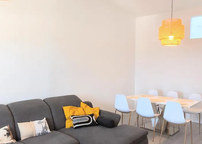 Urban Ocean Lookout בית נופש